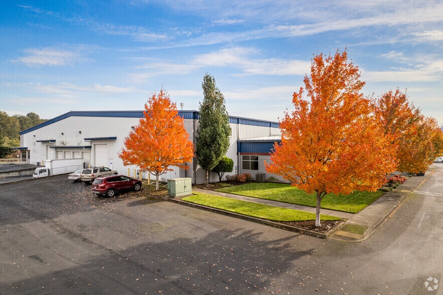 More Photos Of 2601 N Hendrickson Dr, Kalama Warehouse For Lease