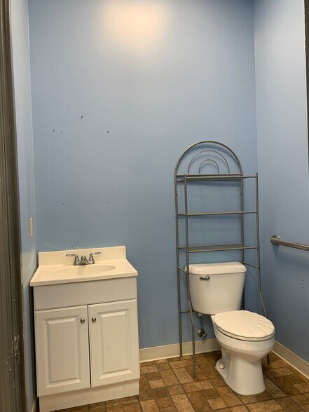 More Photos Of 138-140 Johnny Mercer Blvd, Savannah Unknown For Lease