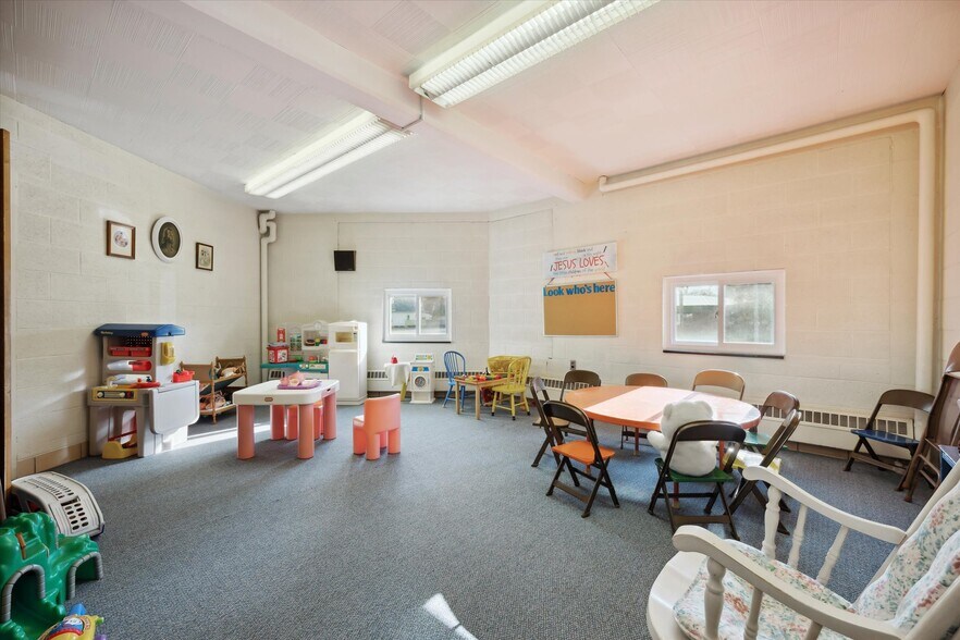 More Photos Of 725 Navarre Ave, Toledo Religious Facility For Sale