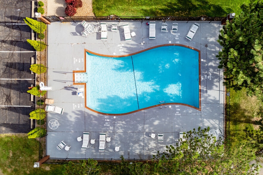 More Photos Of 5345 Broadmoor Cir NW, Canton Hotel For Sale