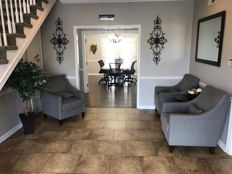 More Photos Of 130 Hillcrest Dr, Clarksville Medical For Lease