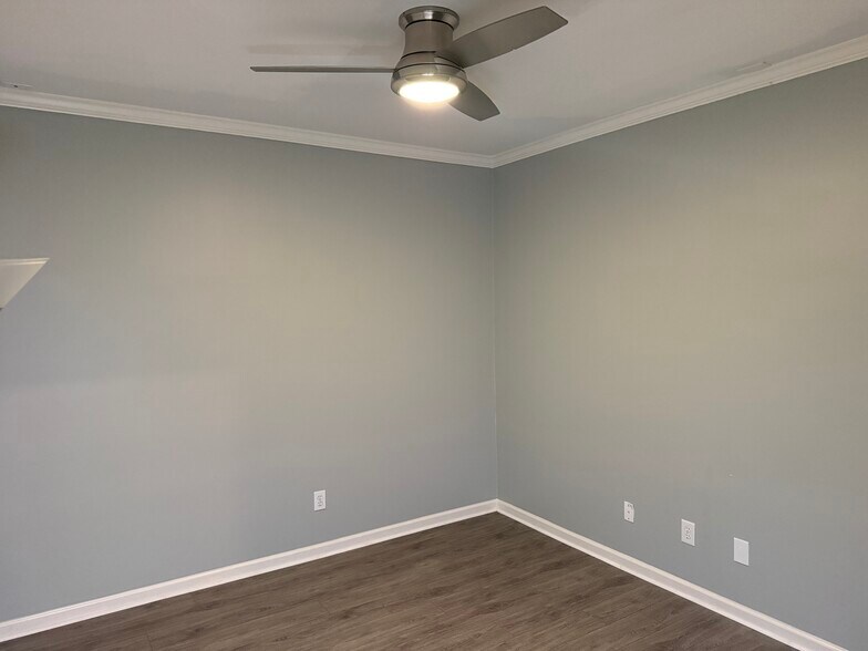 More Photos Of 4595 Towne Lake Pky, Woodstock Medical For Lease