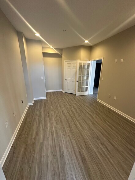 More Photos Of 23 Pierside Dr, Baltimore Apartments For Lease
