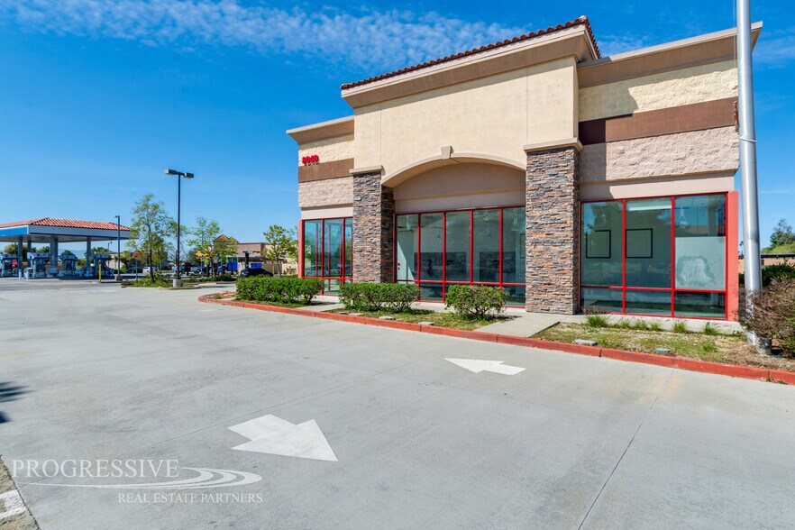 More Photos Of 8048 Cherry Ave, Fontana Freestanding For Sale