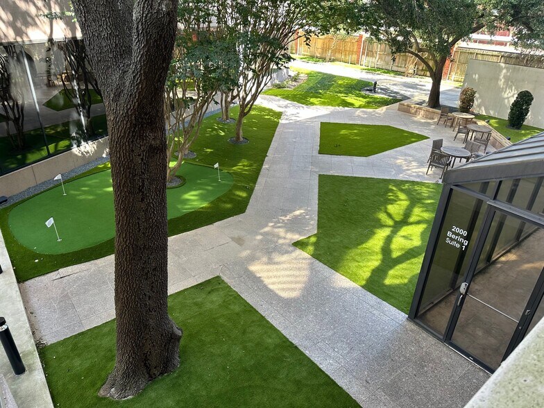 More Photos Of 2000 Bering Dr, Houston Office For Lease