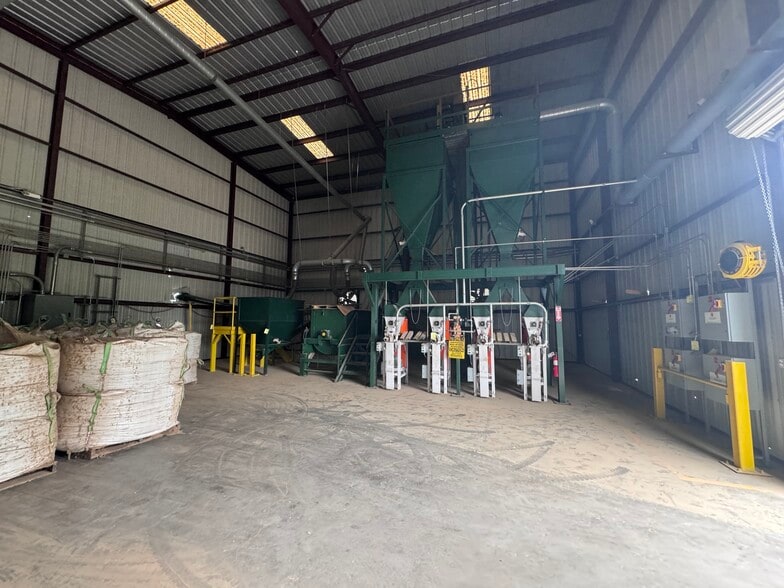 More Photos Of 15046 Grant Rd, Cypress Warehouse For Lease