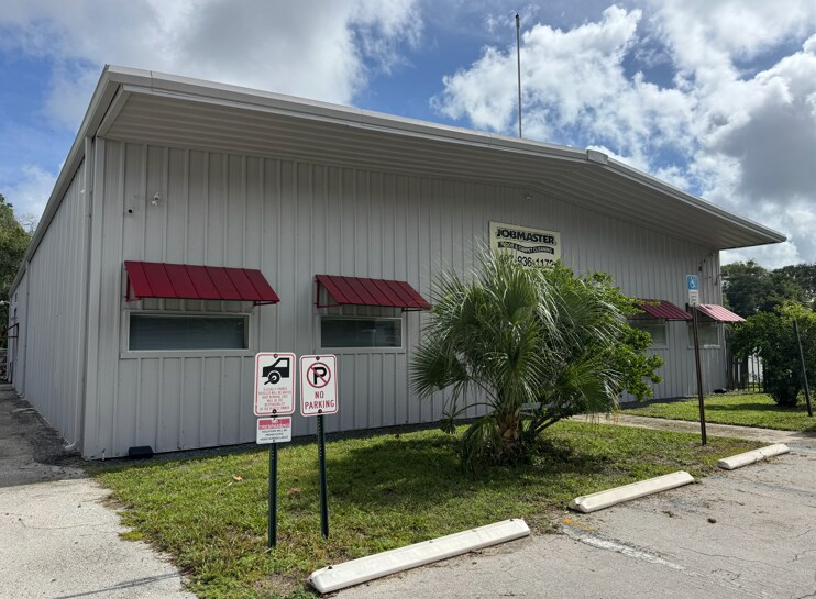 Primary Photo Of 2609 S Sanford Ave, Sanford Warehouse For Lease
