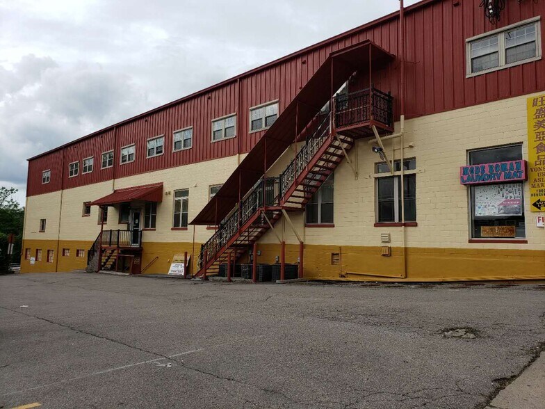 Primary Photo Of 1389 University Ave, Morgantown Apartments For Sale