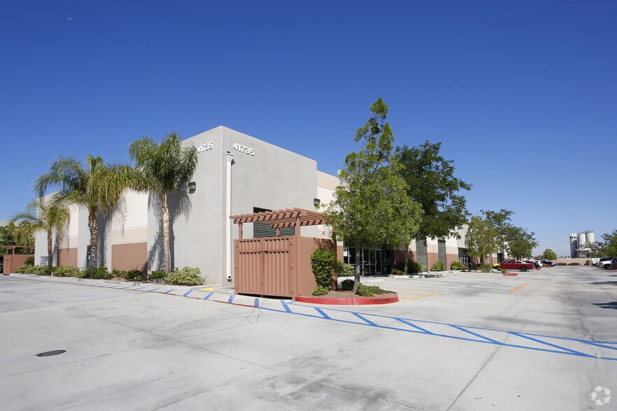 More Photos Of 41735 Elm St, Murrieta Warehouse For Lease