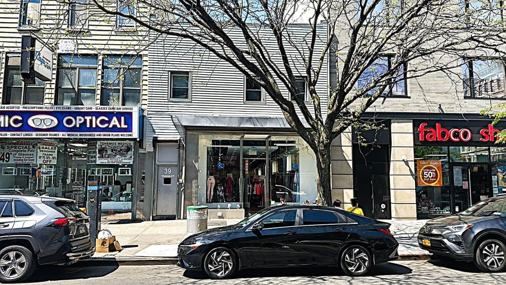 Primary Photo Of 39 Graham Ave, Brooklyn Storefront Retail Office For Lease