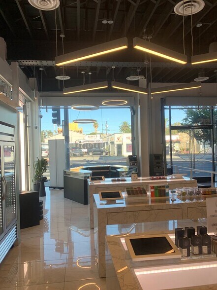More Photos Of 1155-1157 N La Brea Ave, West Hollywood Storefront For Sale