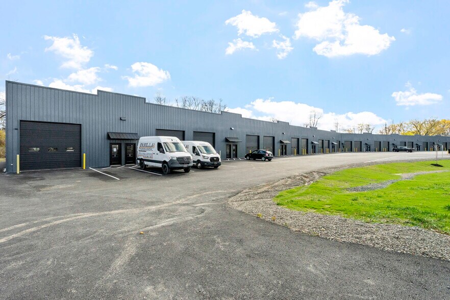 More Photos Of 46 Maple Ave, Schenectady Warehouse For Lease