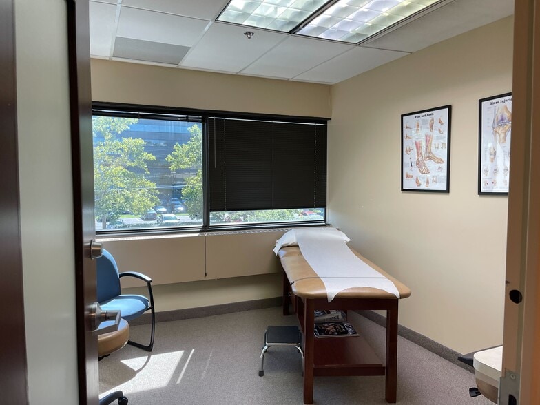 More Photos Of 8230 Boone Blvd, Vienna Office For Sale