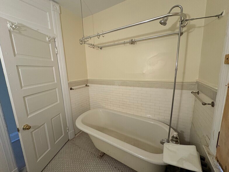 More Photos Of 2507 N Charles St, Baltimore Apartments For Sale