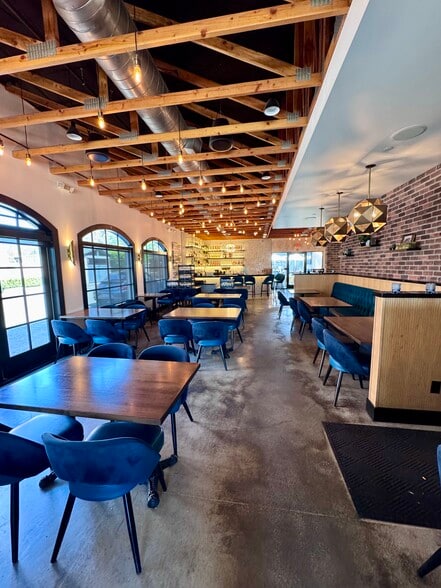 More Photos Of 255 High St, Moorpark Restaurant For Lease