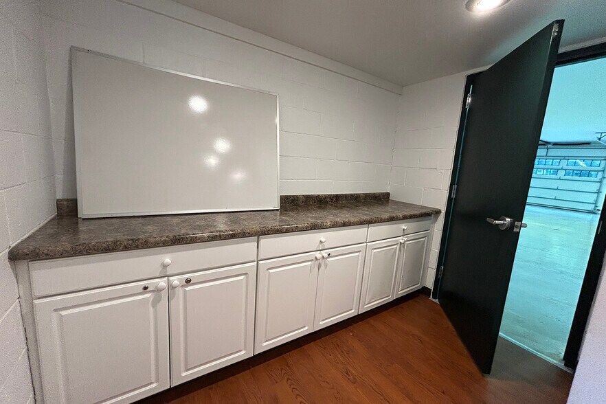 More Photos Of 1001 E Tulip Road, Solsberry Office For Lease