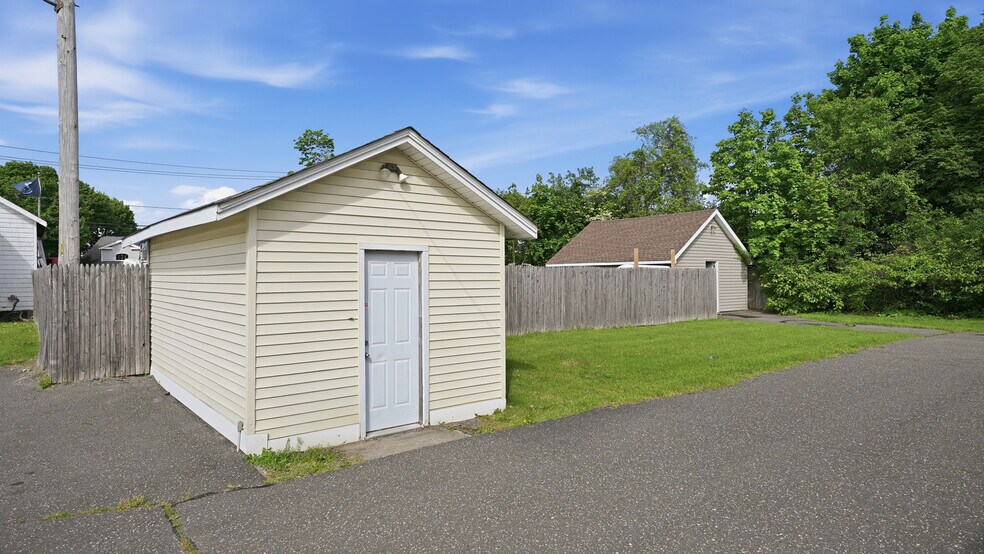 More Photos Of 1002-1004 New York 112, Port Jefferson Station Freestanding For Sale