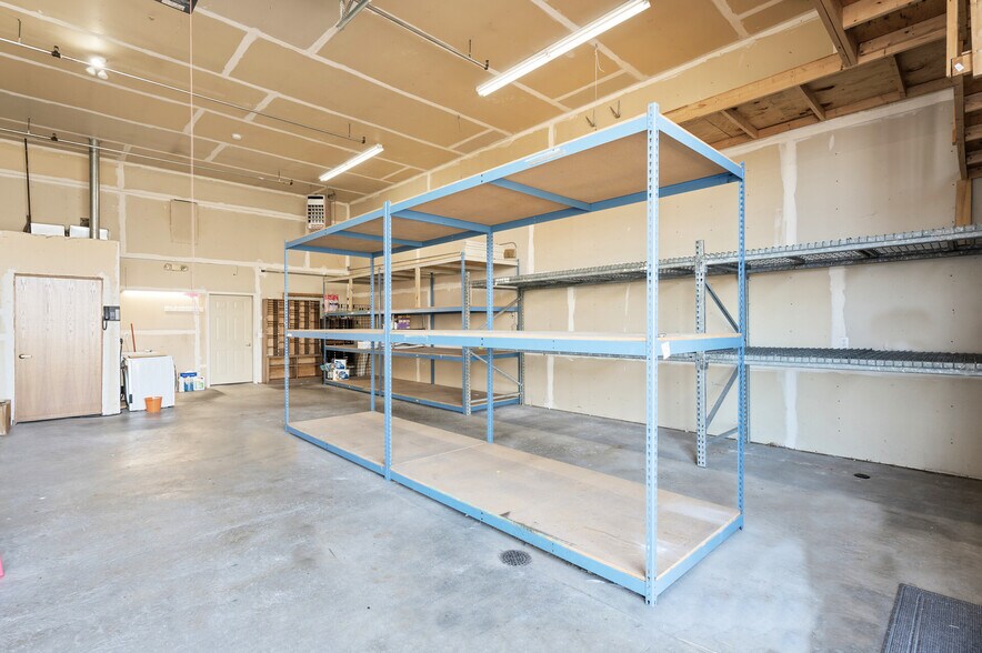 More Photos Of 8557 Wyoming Ave N, Brooklyn Park Light Distribution For Sale