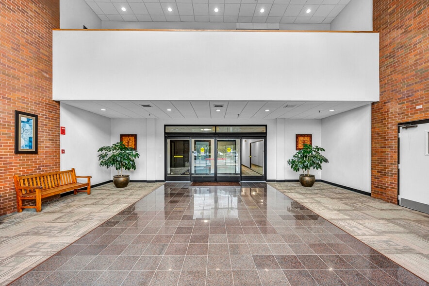 More Photos Of 290 Roberts St, East Hartford Office For Lease