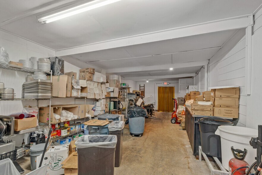 More Photos Of 929 US-98, Columbia Restaurant For Sale