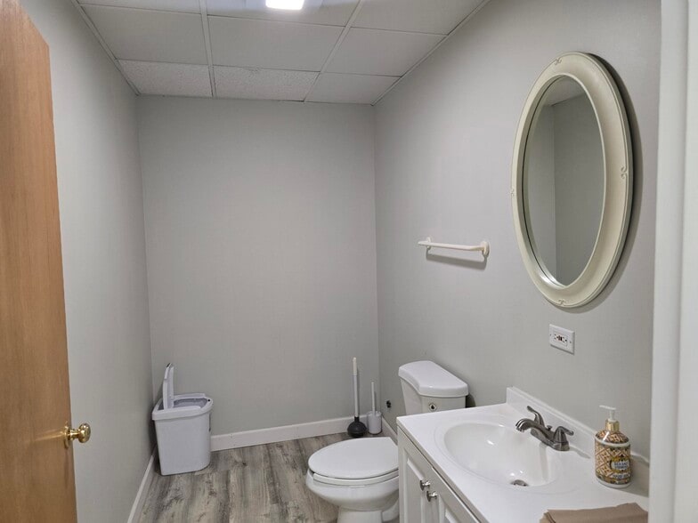 More Photos Of 9225-9259 Waukegan Rd, Morton Grove Unknown For Lease