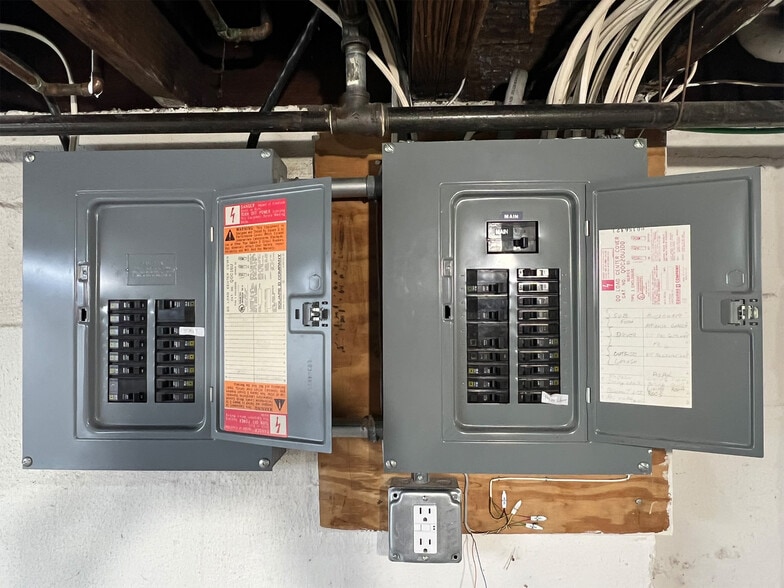 More Photos Of 3567 W 26th St, Erie Freestanding For Sale