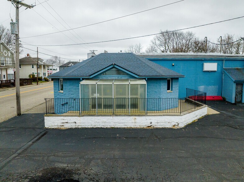 More Photos Of 21 1/2 W Main St, South Vienna Post Office For Sale