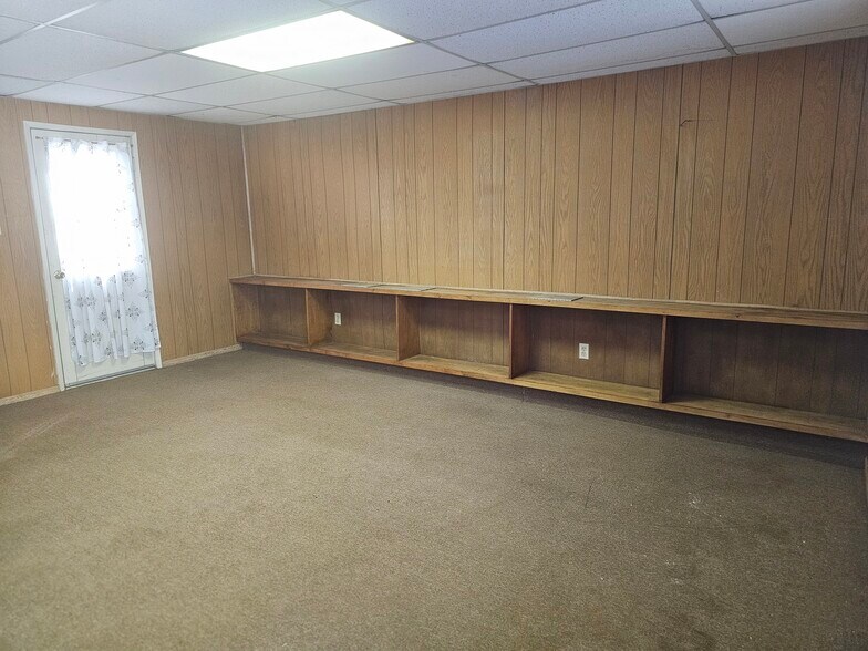 More Photos Of 6836 Palm Ave, Highland Office For Sale