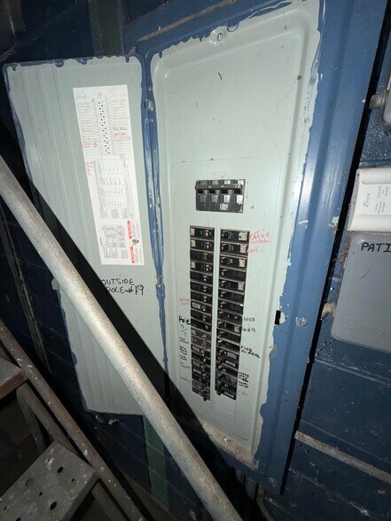 More Photos Of 6N592 Route 25, Saint Charles Freestanding For Sale