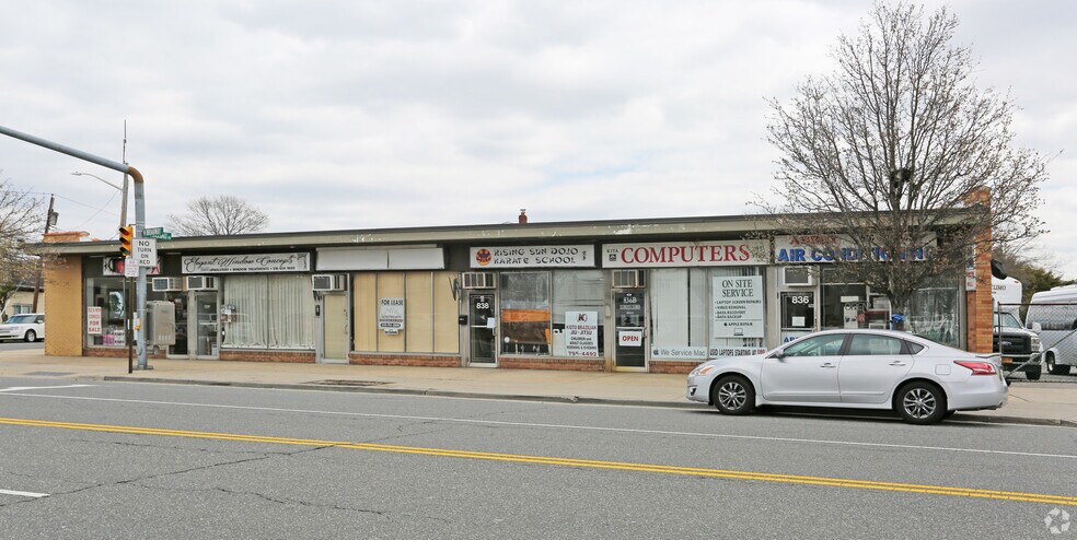 More Photos Of 836-840 N Broadway, Massapequa Storefront For Lease