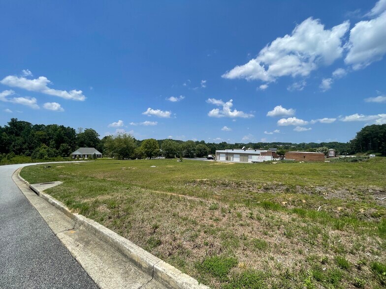 More Photos Of Loganville HWY, Winder Land For Sale