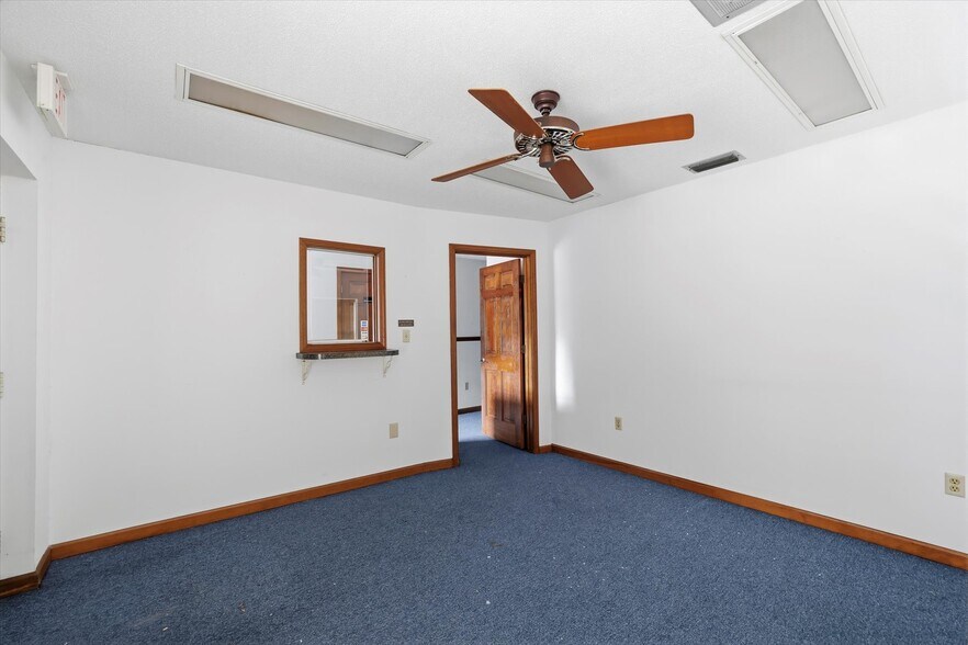 More Photos Of 235-237 John Knox Rd, Tallahassee Medical For Sale