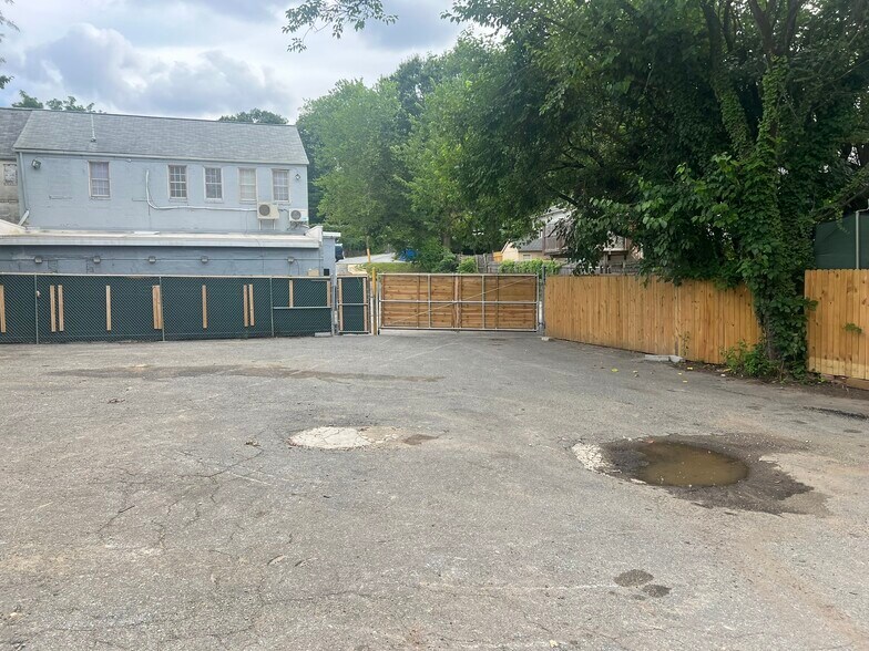 More Photos Of 3501 37th St, Mount Rainier Land For Lease