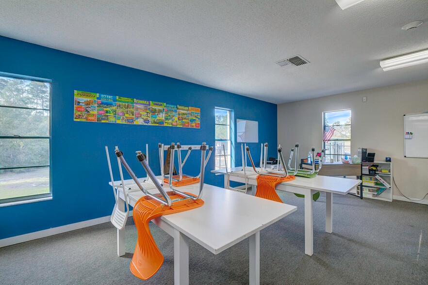 More Photos Of 6001 Deltona Blvd, Spring Hill Schools For Sale