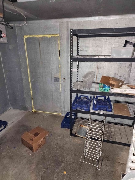 More Photos Of 114 E Main St, Saint Clairsville Restaurant For Lease