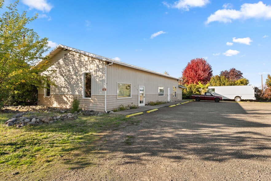 More Photos Of 579 E Vilas Rd, Medford Land For Sale