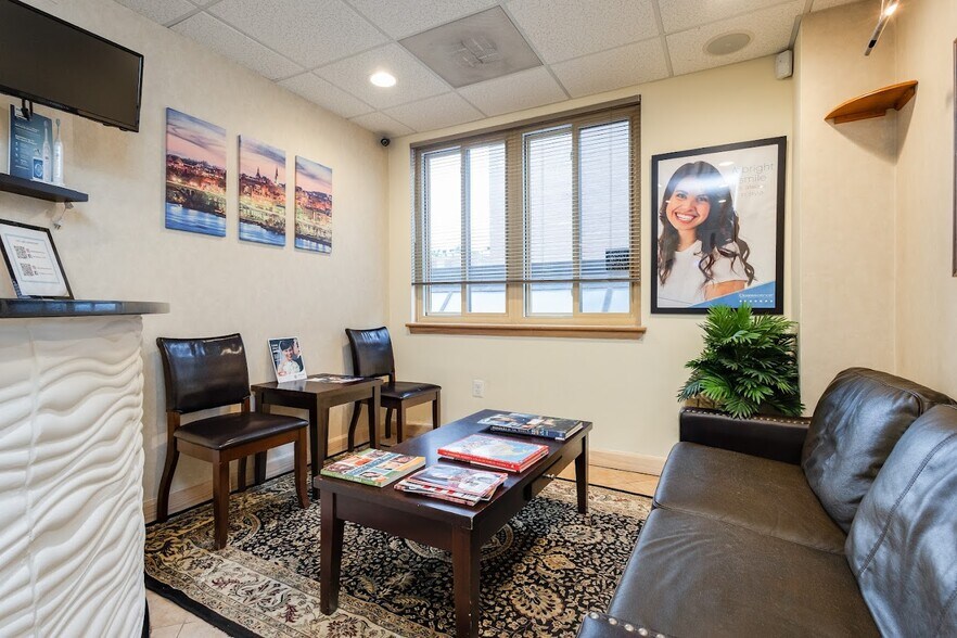 More Photos Of 4400 MacArthur Blvd NW, Washington Office For Sale