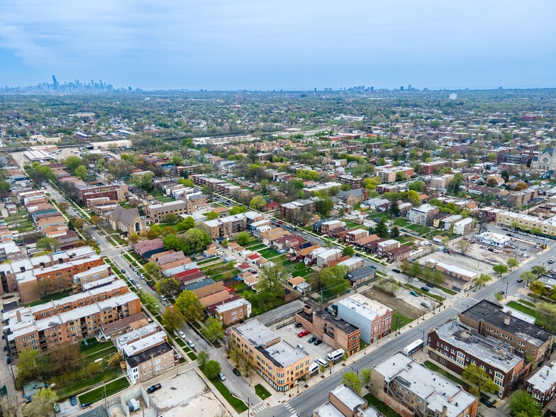 More Photos Of 1502 W 79th St, Chicago Storefront Retail Residential For Sale