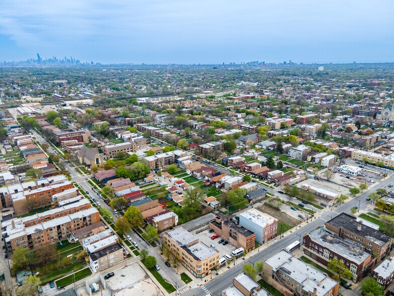 More Photos Of 1502 W 79th St, Chicago Storefront Retail Residential For Sale