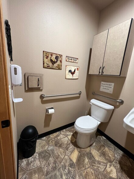 More Photos Of 77 Adcock Dr, Alamosa Healthcare For Sale
