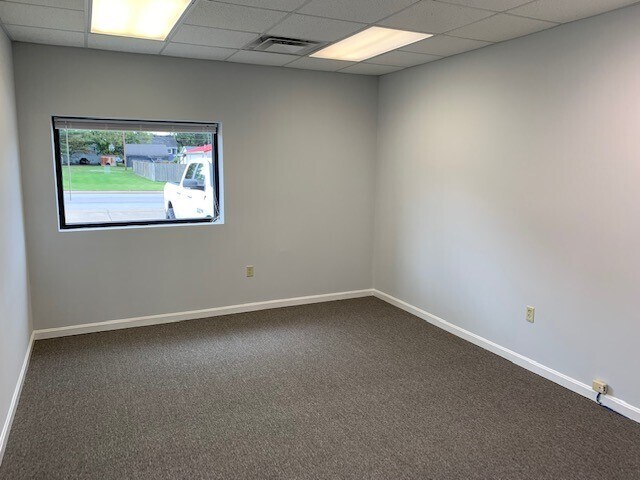 More Photos Of 3400 Claremont Ave, Evansville Warehouse For Sale