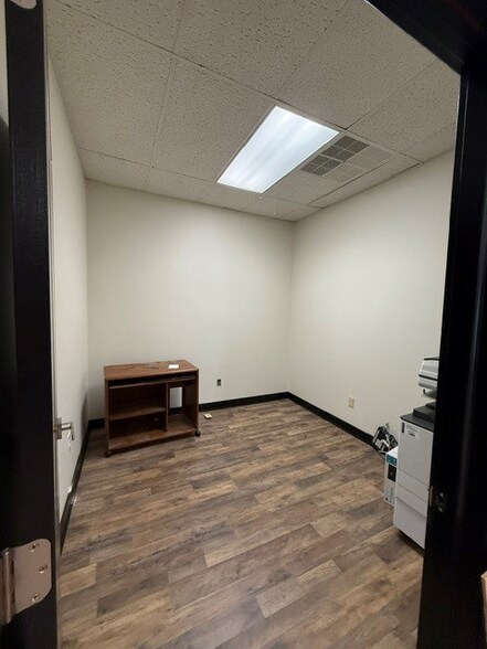 More Photos Of 3305 E Washington Blvd, Fort Wayne Warehouse For Lease