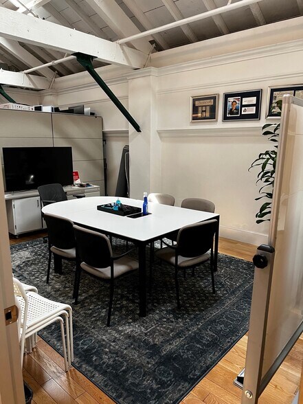 More Photos Of 925 De La Vina St, Santa Barbara Office For Lease
