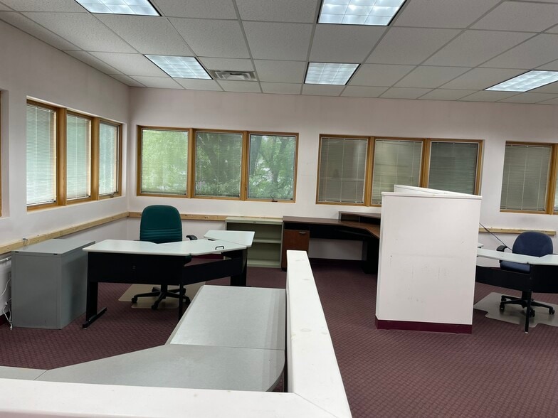More Photos Of 1735 Central Ave, Albany Office For Sale