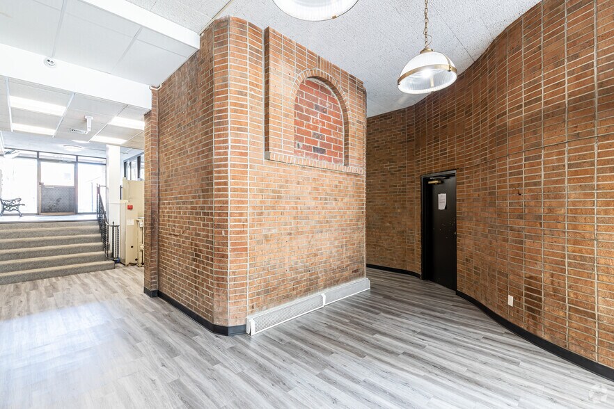 More Photos Of 59 Sumner St, Hartford Apartments For Sale