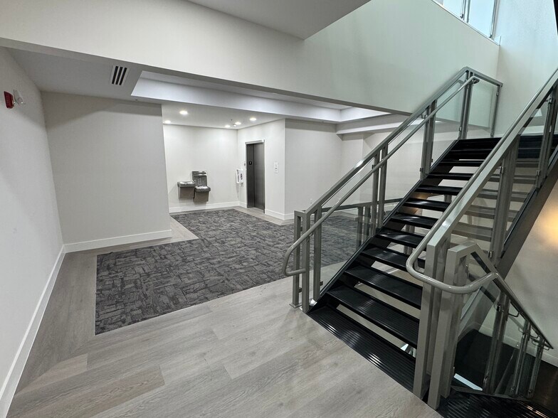 More Photos Of 6100 Trail Blvd, Naples Medical For Sale