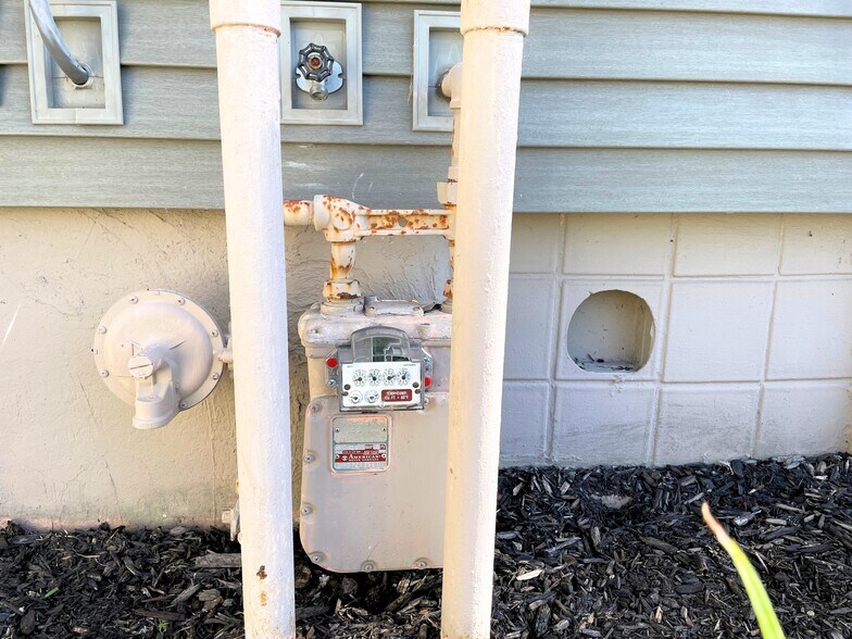 More Photos Of 735 Main St, Johnson City Storefront Retail Residential For Sale