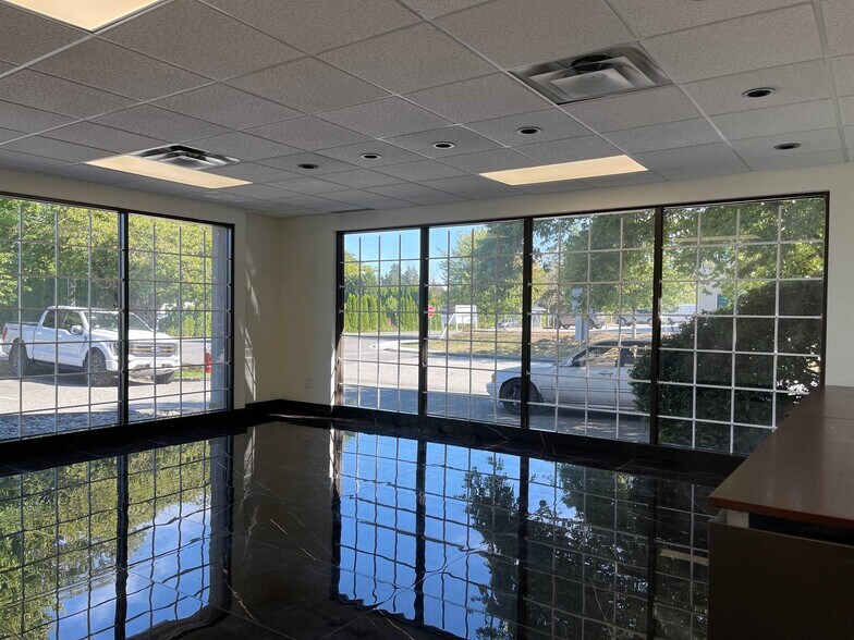 More Photos Of 4611 No. 6 Rd, Richmond Light Manufacturing For Sale