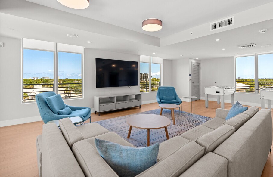 More Photos Of 200 NE 1st Ave, Pompano Beach Apartments For Lease