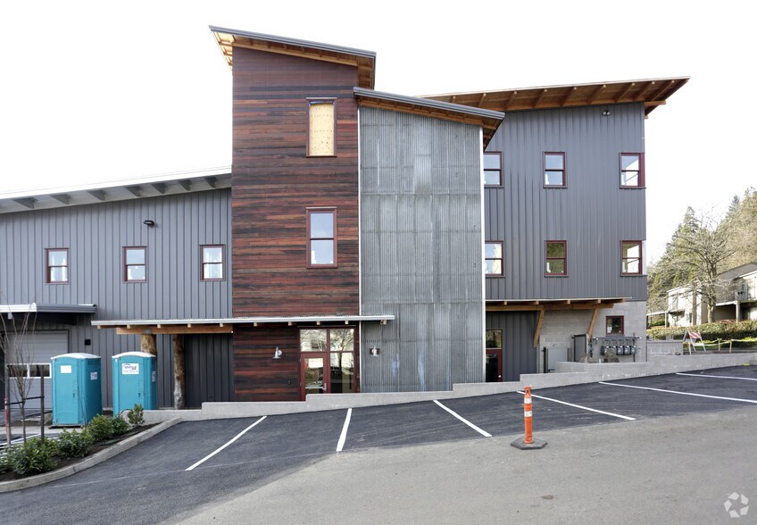 More Photos Of 120 Shelton McMurphey Blvd, Eugene Office For Lease